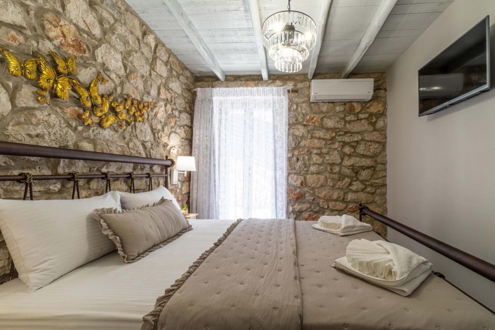 Vivari Stone House Екстериор снимка