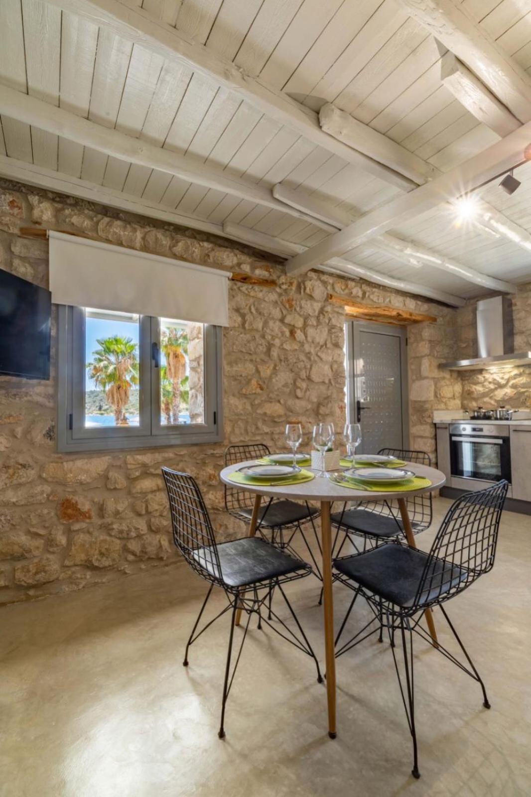 Vivari Stone House Екстериор снимка