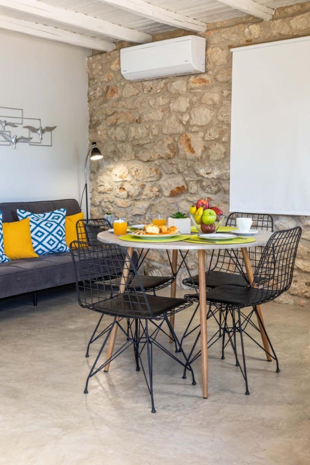 Vivari Stone House Екстериор снимка